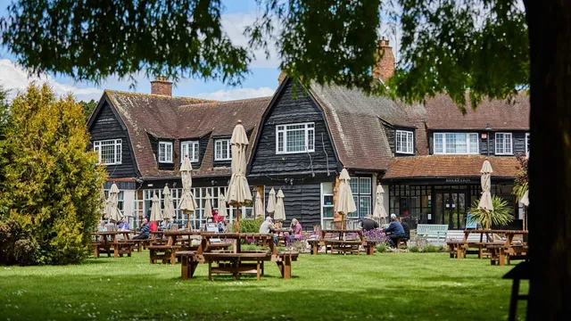 Warner Hotels - Sinah Warren