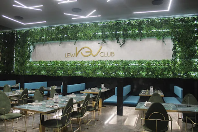Lew Club