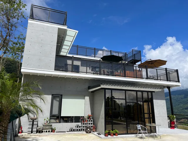 清境依山舞林民宿/拾光鍋物/1350 Hostel-清境住宿/清境民宿/南投民宿/餐廳/遊客個別訂房/國旅卡訂房 包棟民宿住宿 20人/26人包棟 雙人房/四人房/六人房/八人房 景觀 熱門訂房推薦 火鍋 涮涮鍋 必吃美食 PTT Dcard