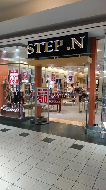 River Oaks West Shopping Center