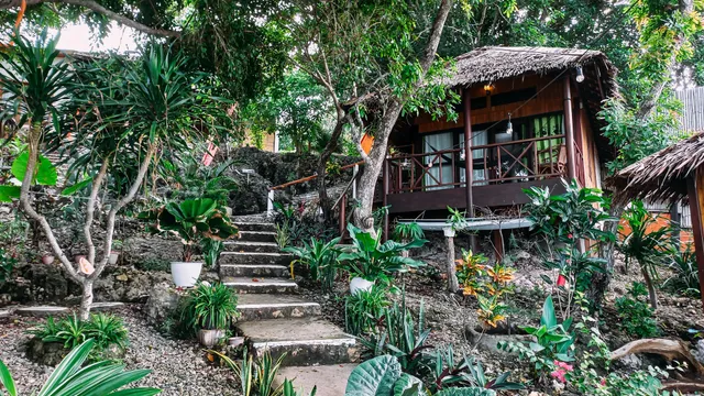 Nini's Beach Bungalows