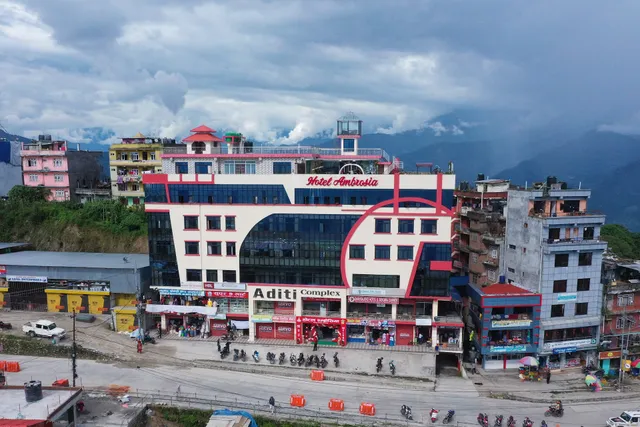 Hotel Ambrosia, Charikot