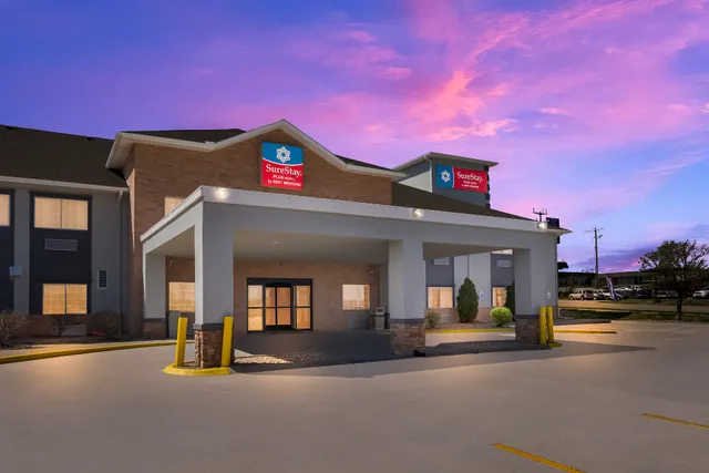 SureStay Plus by Best Western Topeka Northwest