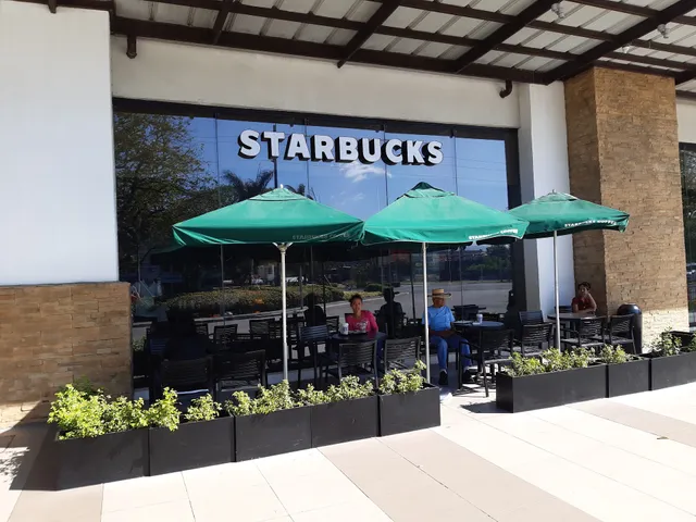 Starbucks Harbor Point