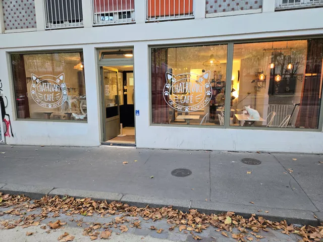 Le Chat-Rivari Café