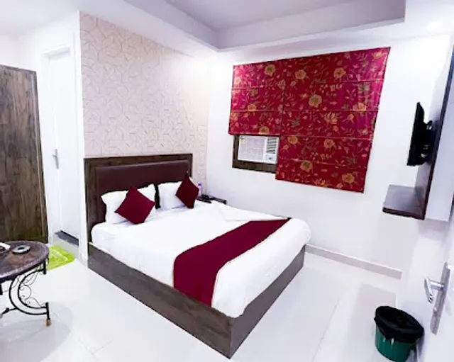Roomshala 018 HOTEL SSD