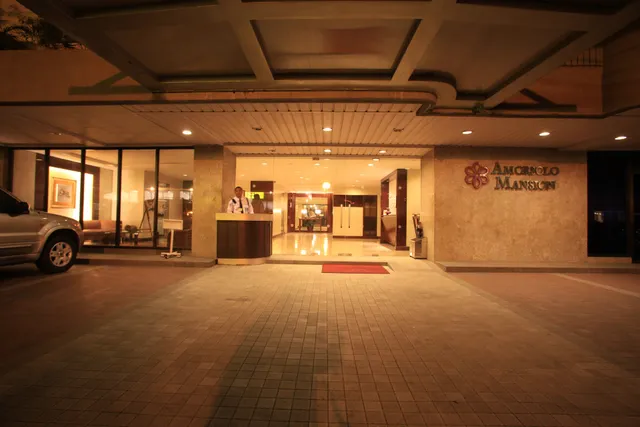 Amorsolo Mansion Apartments & Suites