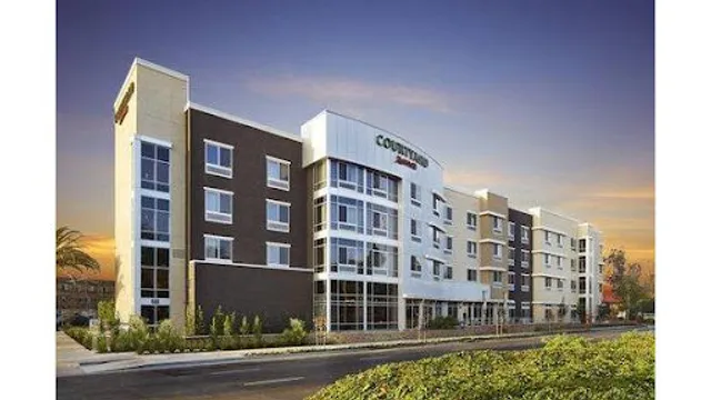 Courtyard Sunnyvale Silicon Valley