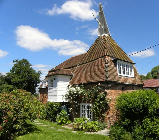 Stone Green Oast - pet friendly holiday home