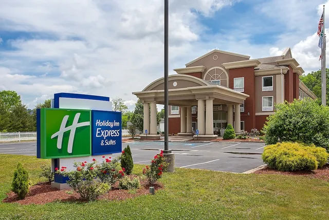 Holiday Inn Express & Suites Murphy, an IHG Hotel
