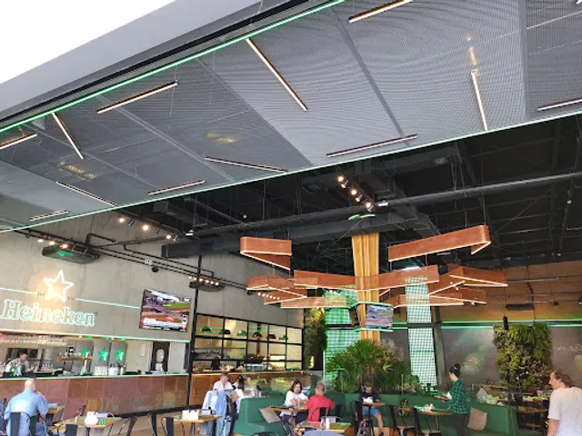 Living HNK Floripa: Restaurante, Heineken, Cerveja, Aeroporto, Florianópolis, SC