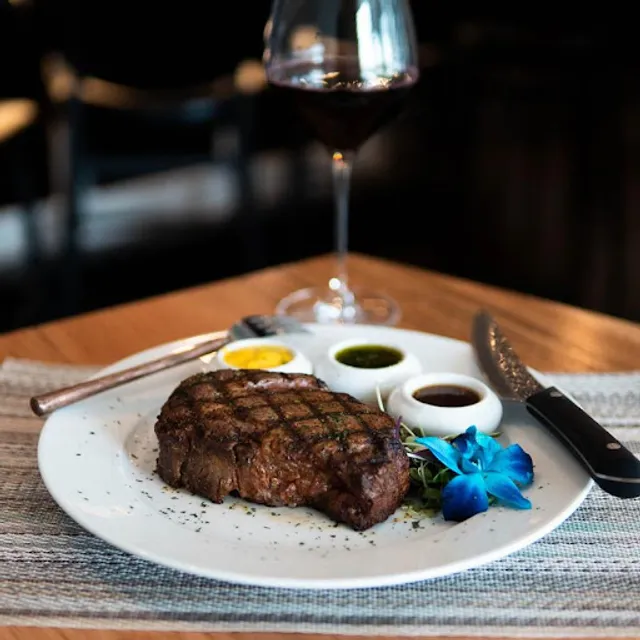 Jimmy G's Chop House & Bistro Bar