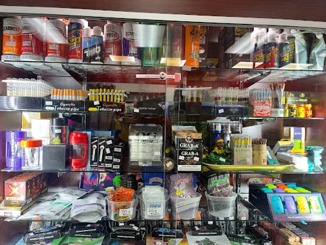 Short Stop New Columbia / Chester's Chicken