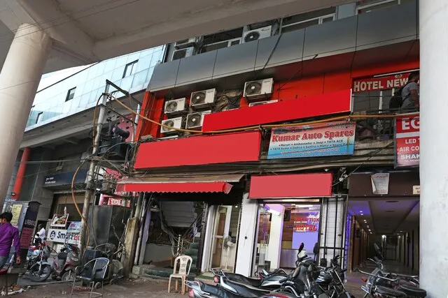 OYO Hotel New Metro Near Phoenix United Lucknow