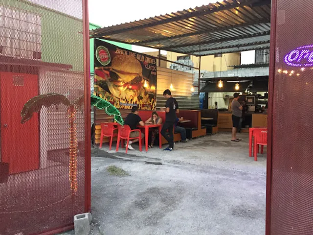 Brain's Burger And Wings.