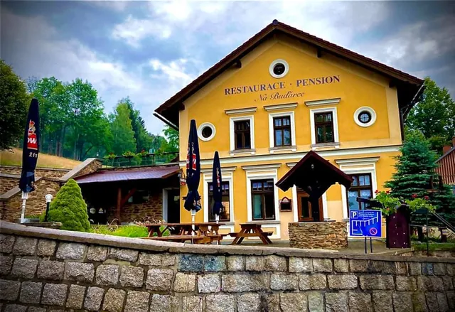 Penzion Na Buďárce, Restaurace otevřena St-Ne: 11:00-22:00.