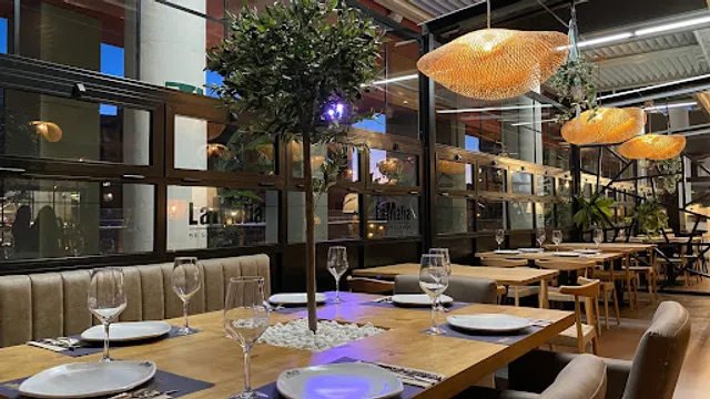 La Mafia se sienta a la mesa