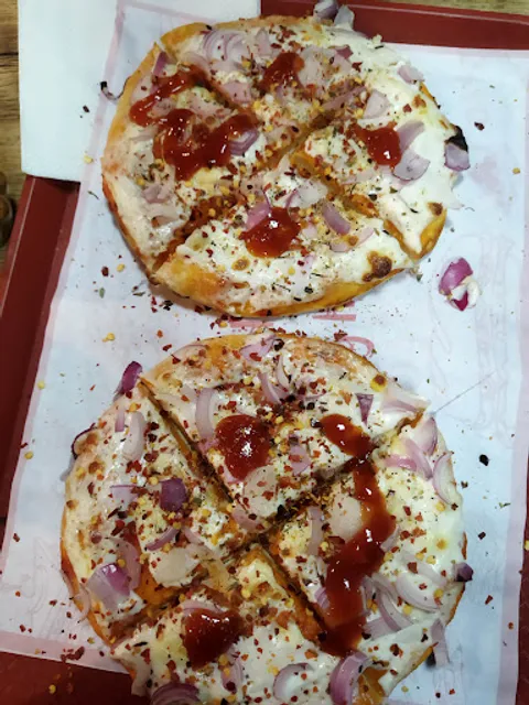 Foody Hub Pizza Dera Bassi, Best Pizza Restaurant in Zirakpur | Foody Hub Pizza