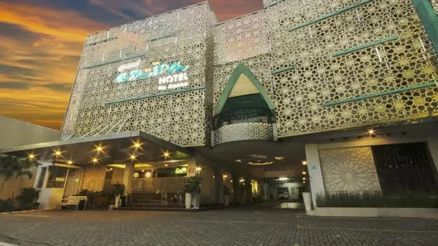 Grand Amira Hotel by Azana