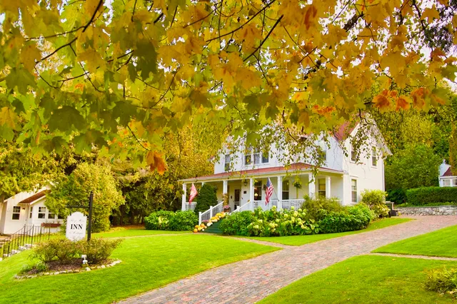 Thorp House Inn & Cottages