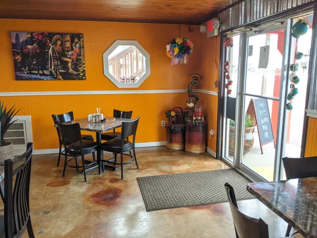 KJ's Laguna Bar & Grill