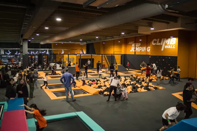 Urban Planet Oleiros: Trampoline Park
