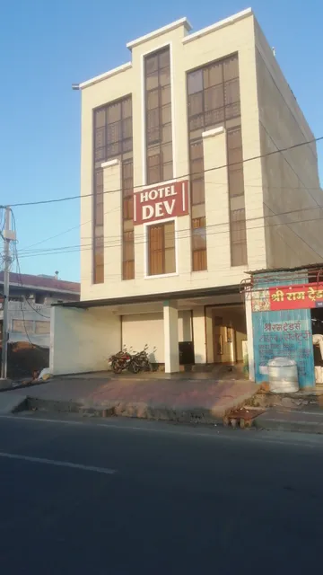 OYO 49065 Hotel Dev Residency