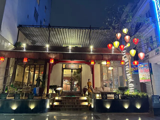 Vị Huế Restaurant & Café