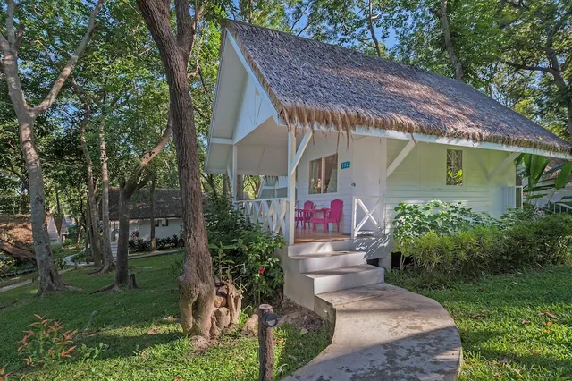 Baan Supparod Resort บ้านสับปะรด