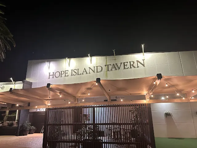 Hope Island Tavern