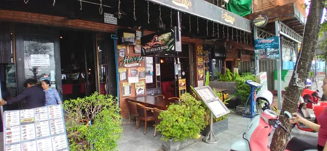 Harry’s Sports Bar