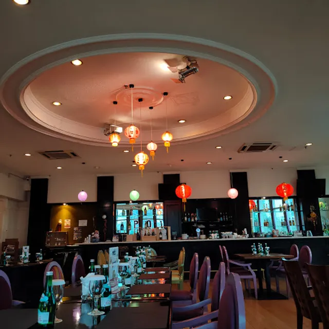 Polo Lounge Restaurant