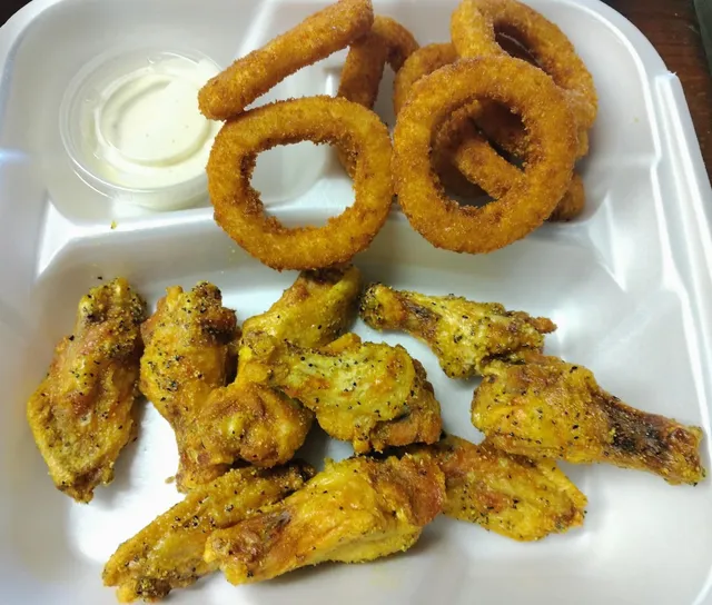 Aishia’s Seafood And Wings