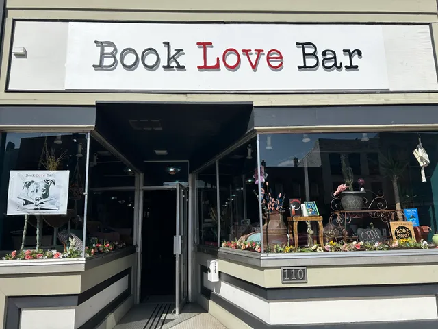 Book Love Bar