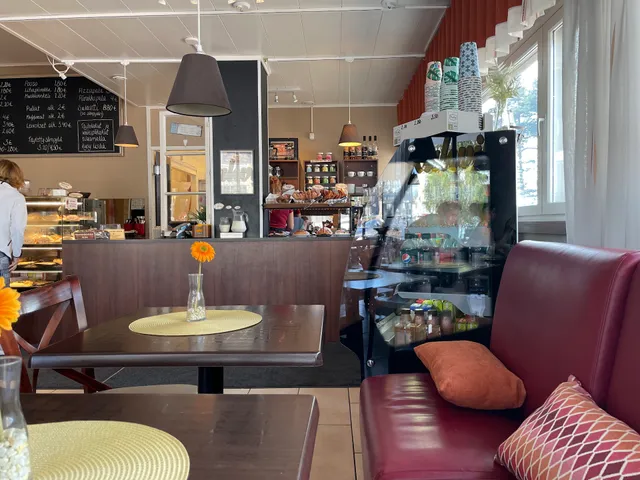 Myymälä Kahvila Leistin Leipomo