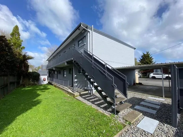 Stanley Apartments, Reception is at Ashwood Manor, 16 Thackeray Street