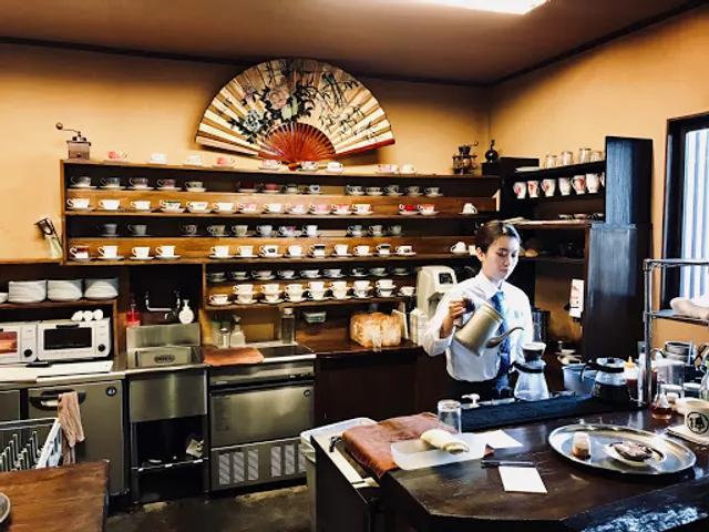 珈琲 陣家 芥見店