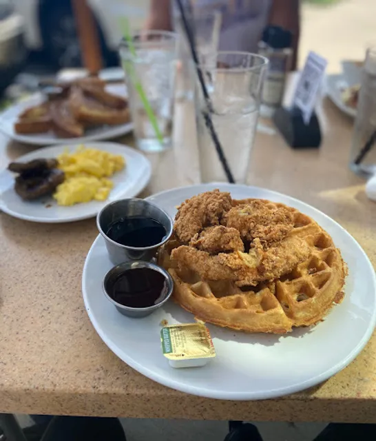 Another Broken Egg Cafe