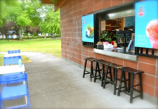 Ume Grill at Amazon Pool