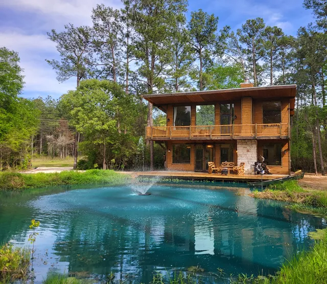Waterfront Houston Hideout in A Magical Forest
