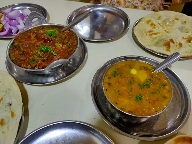 Hotel Samrat Lunch Home