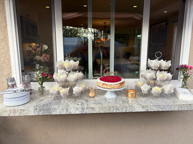 Diva Deb's Cupcakery