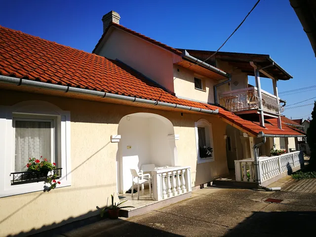Apartmanház Mediterrán