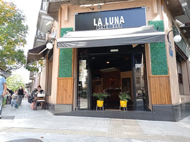 La Luna Café Bar