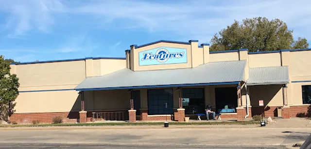 Features Sports Bar & Grill