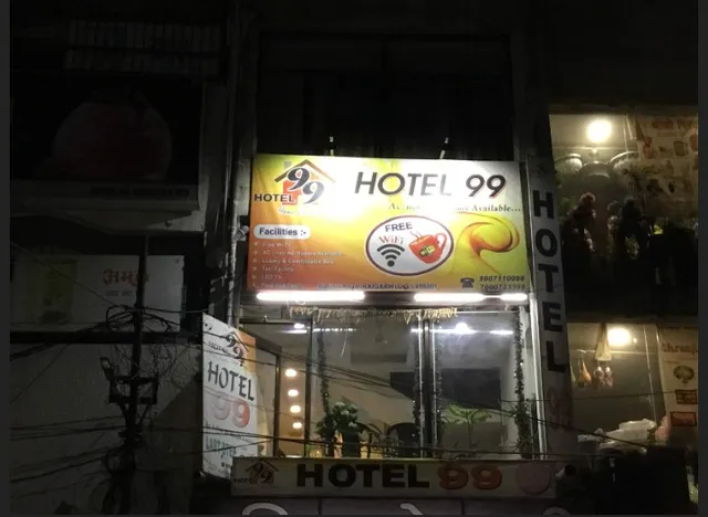 Hotel 99