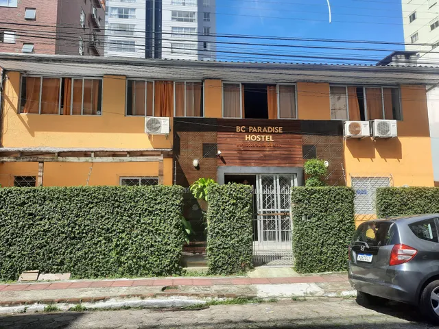 BC Paradise Hostel & Suites