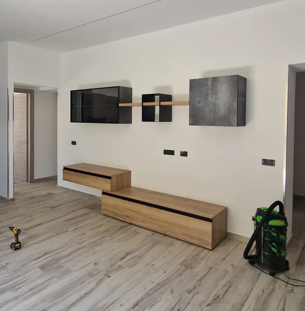 MOBILQUATTRO s.a.s. di Massimiliano Livi