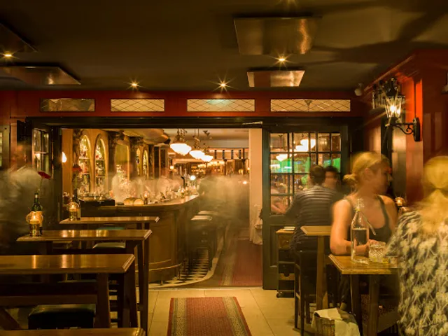 Little London / Bar & Grill