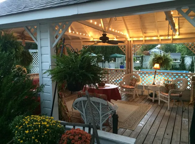 Captain Montague's Bed & Breakfast, llc